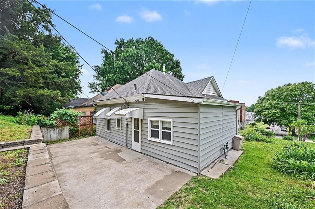 5715 King Hill Avenue — photo 17