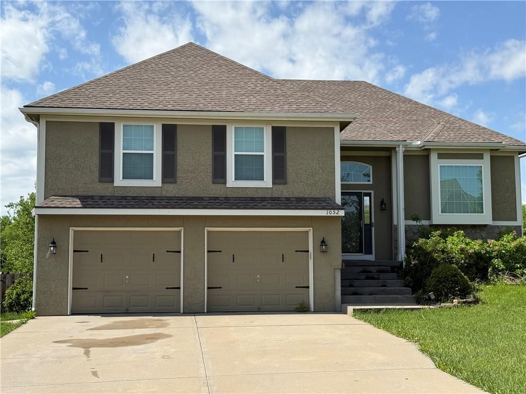 1052 Wyndham Drive — photo 2