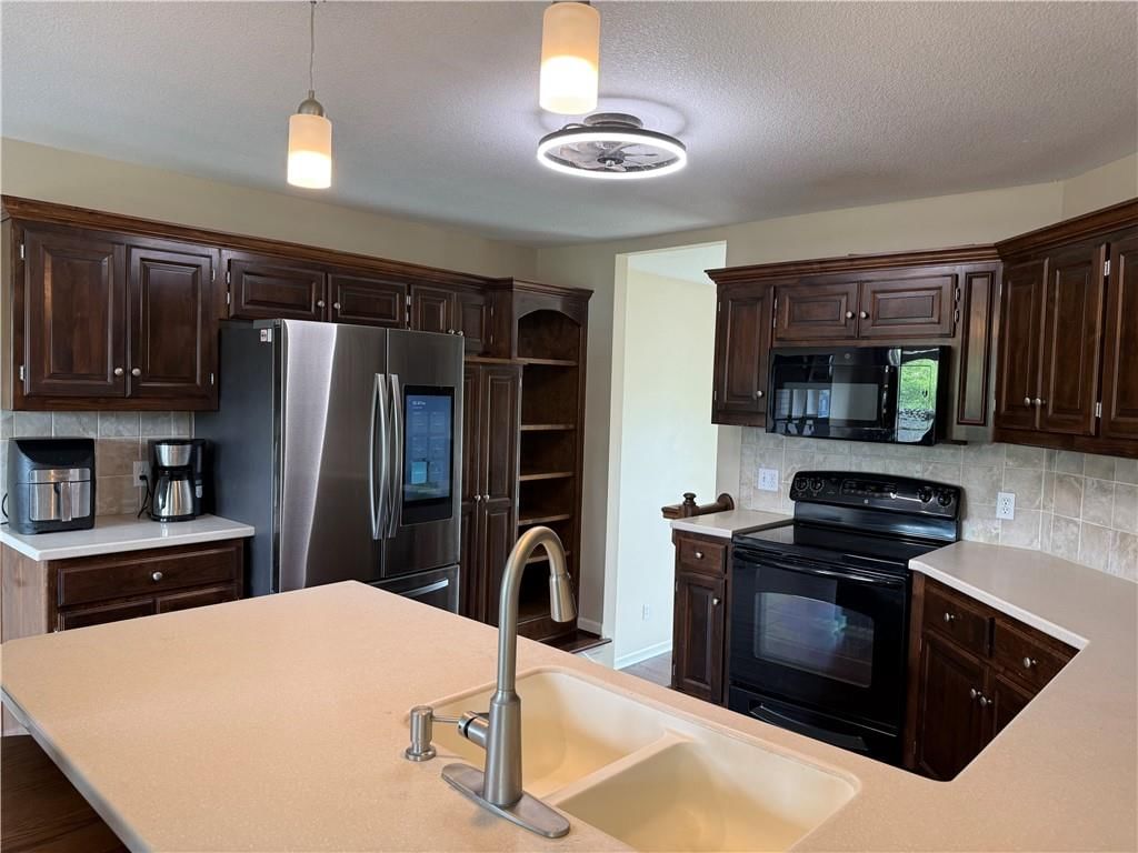 1052 Wyndham Drive — photo 7