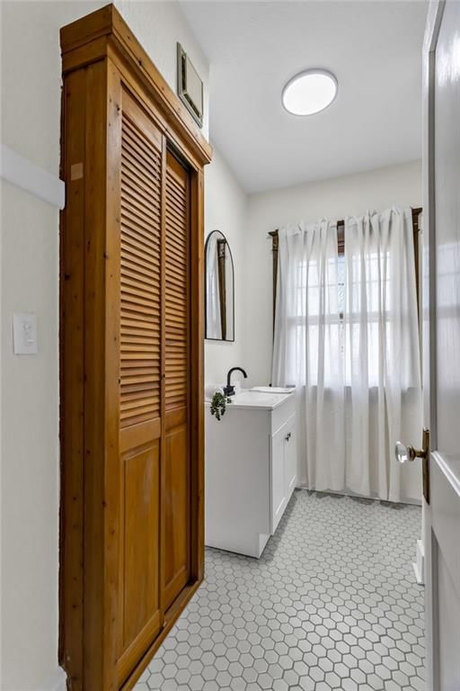 316 E Doniphan Street — photo 19