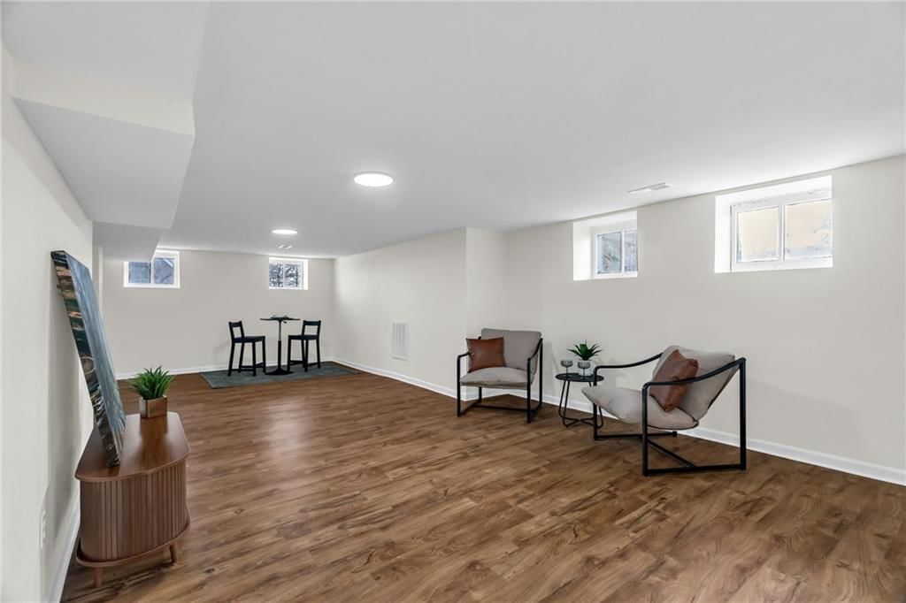 316 E Doniphan Street — photo 33