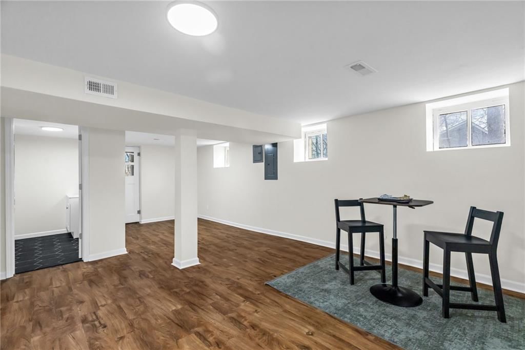 316 E Doniphan Street — photo 35