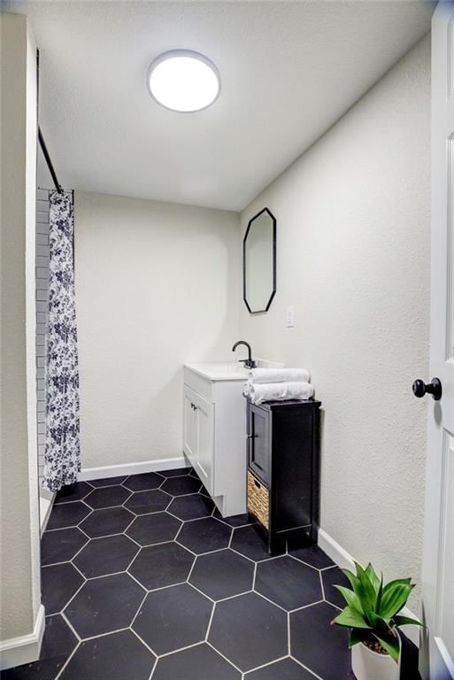 316 E Doniphan Street — photo 36