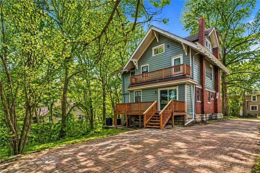 316 E Doniphan Street — photo 40
