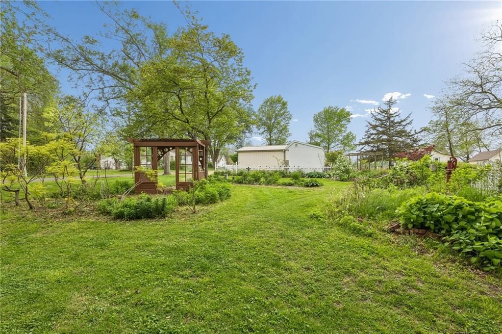 109 Maple Street — photo 44