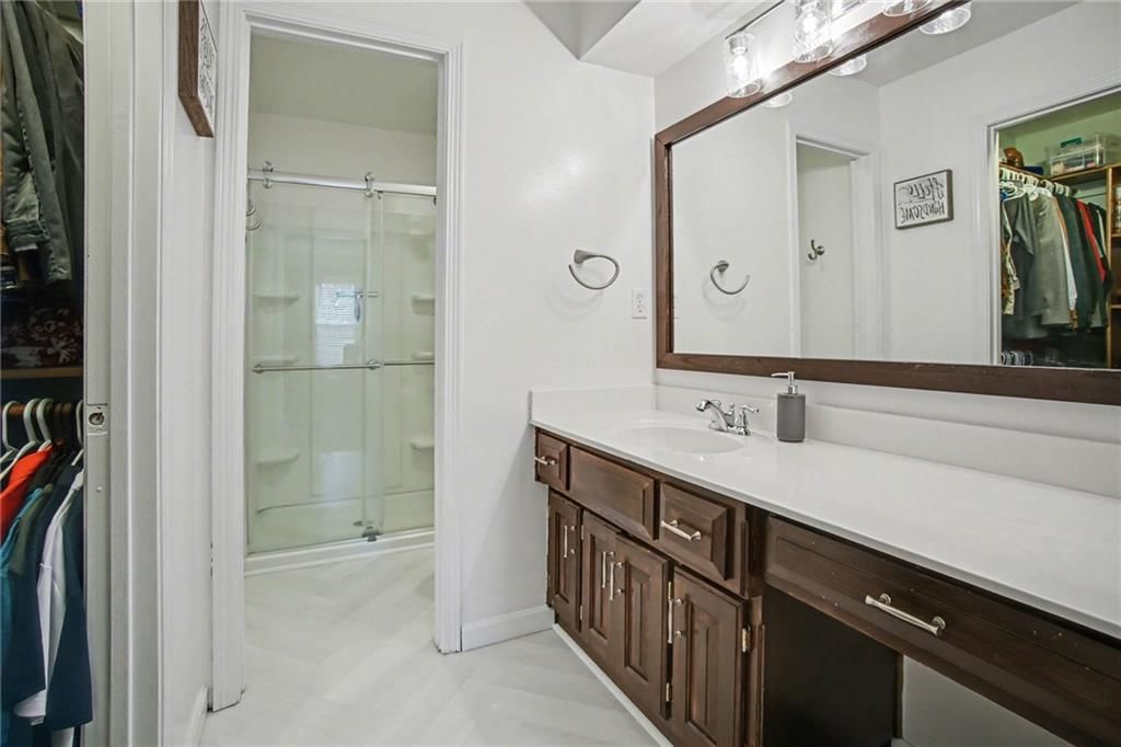 909 NE Michael Drive — photo 17