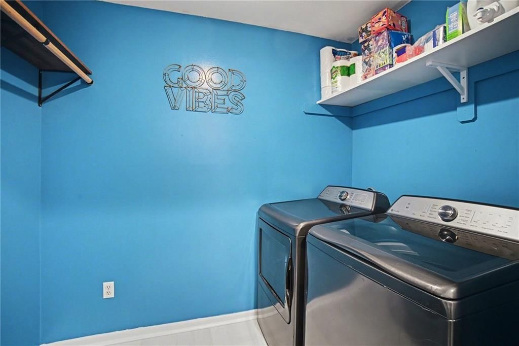 909 NE Michael Drive — photo 18