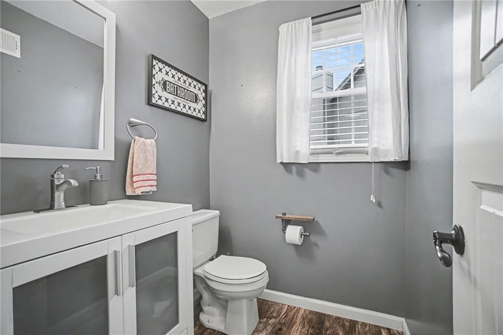 909 NE Michael Drive — photo 27
