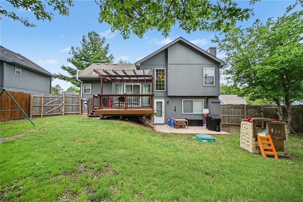909 NE Michael Drive — photo 28
