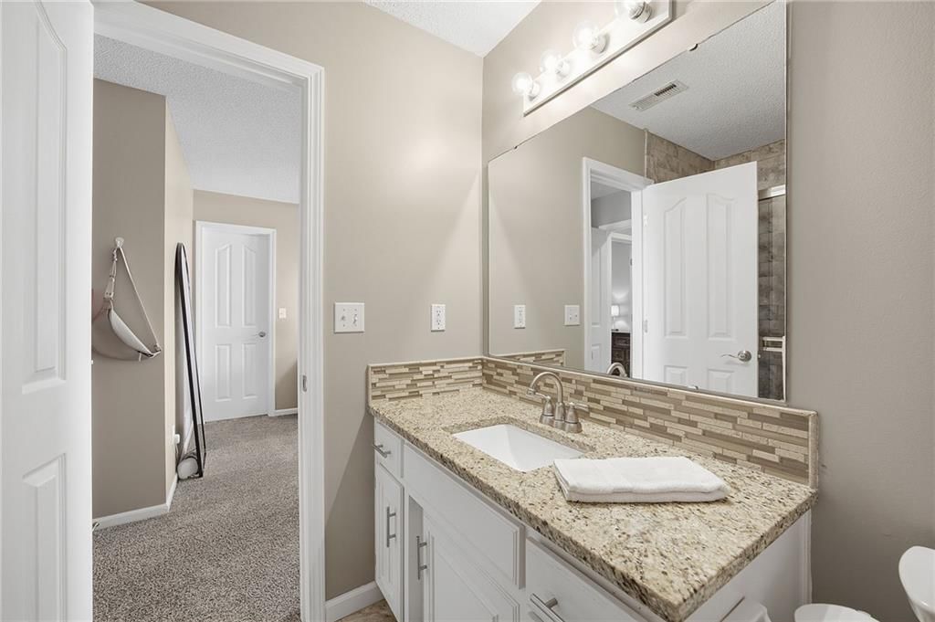 14712 Glenwood Avenue — photo 24