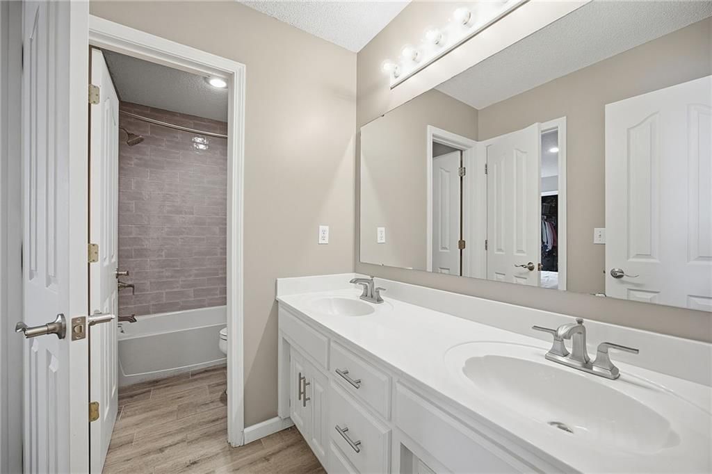 14712 Glenwood Avenue — photo 27