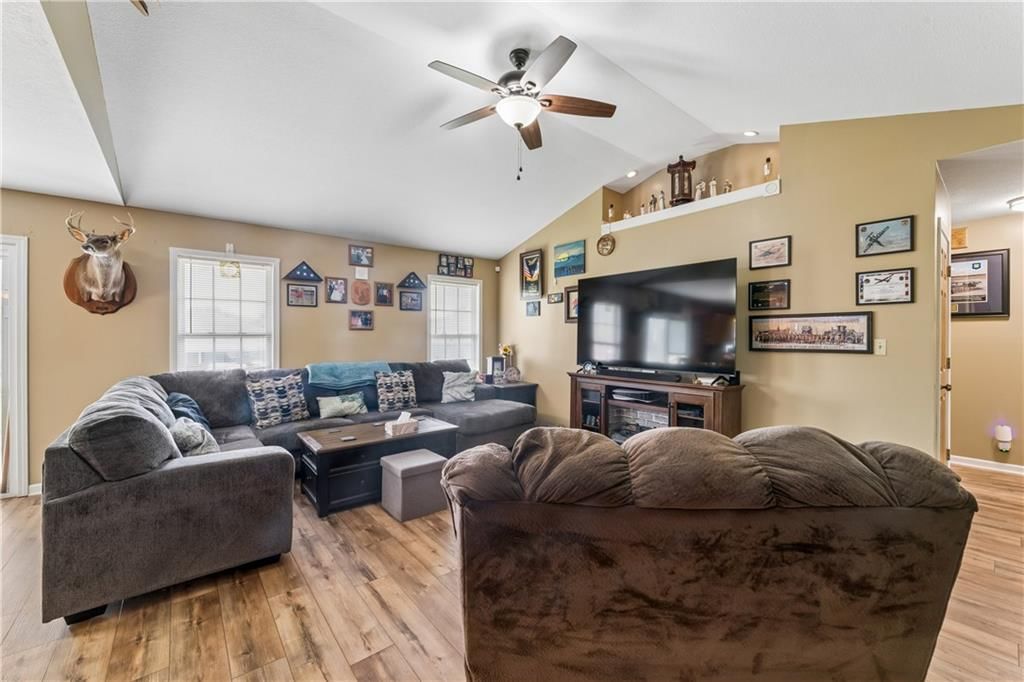 1205 Woods Drive — photo 5