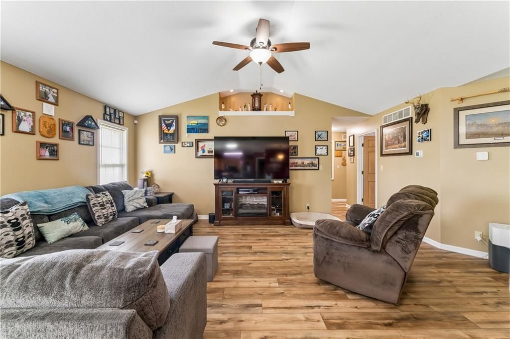 1205 Woods Drive — photo 7