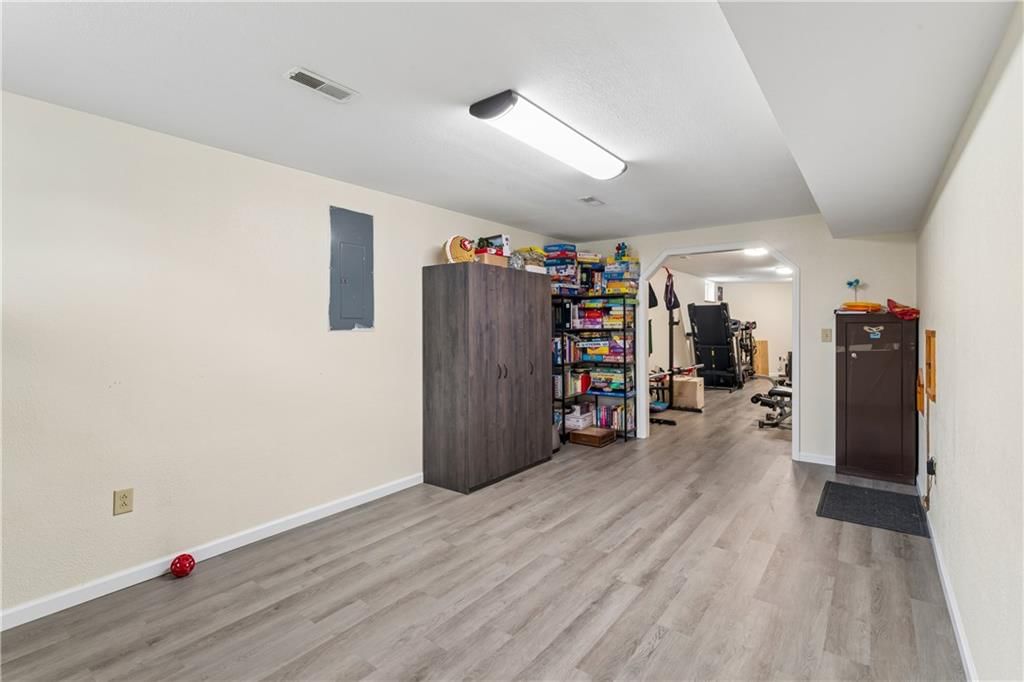 1205 Woods Drive — photo 22