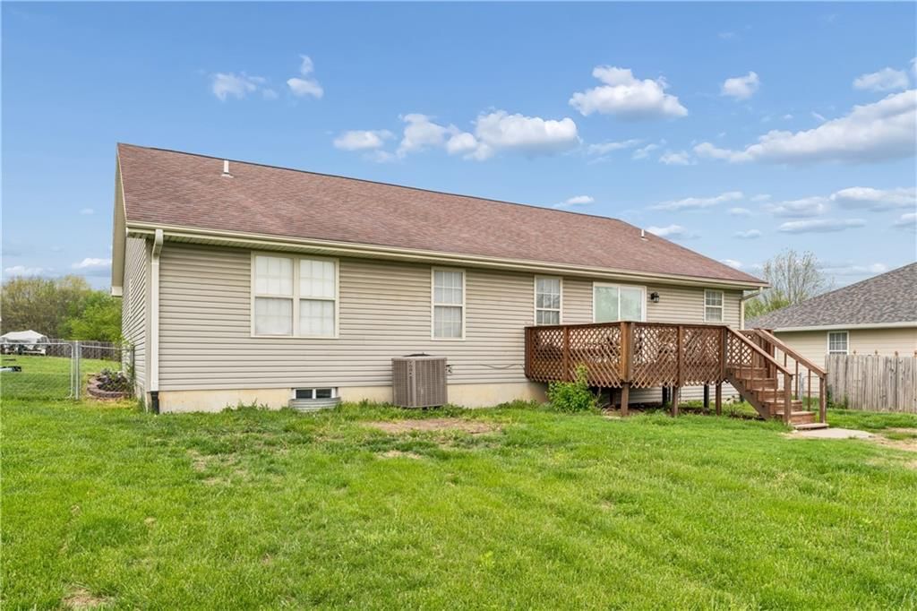 1205 Woods Drive — photo 28