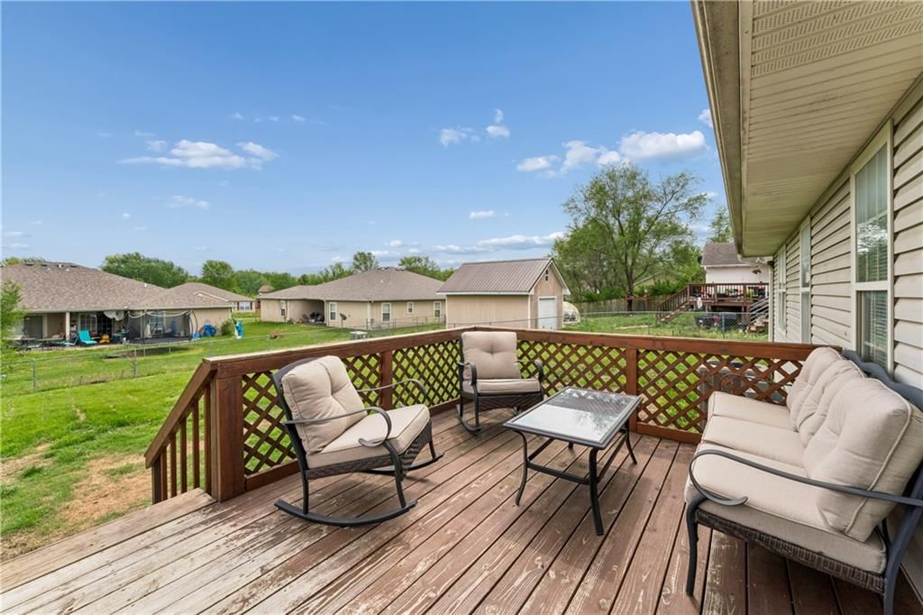 1205 Woods Drive — photo 29