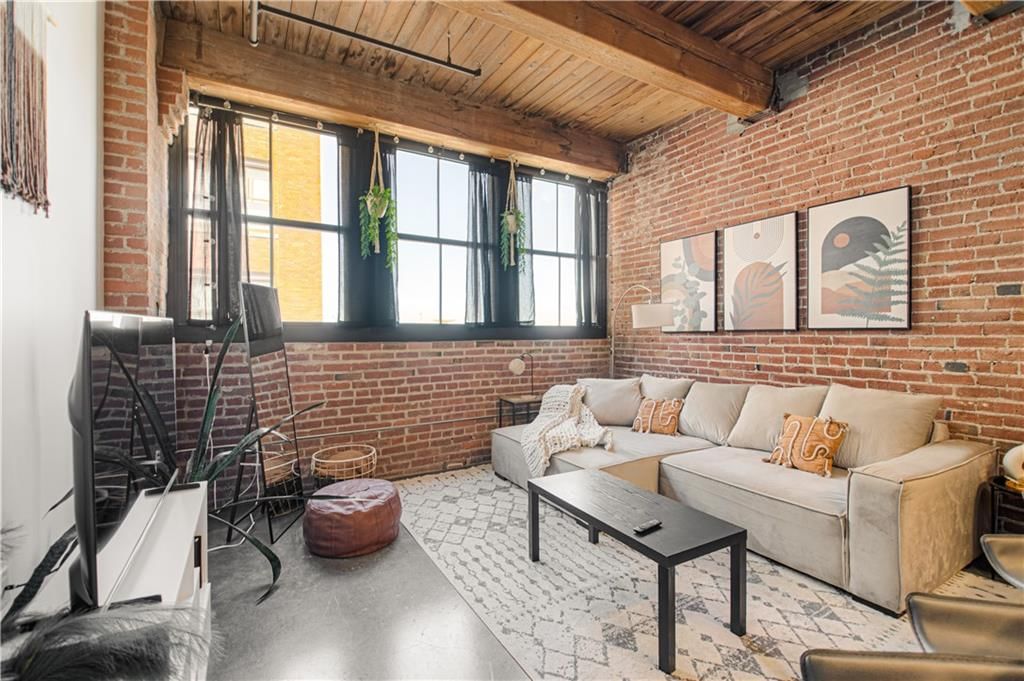 712 Broadway Boulevard — photo 9