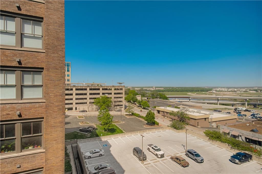 712 Broadway Boulevard — photo 14
