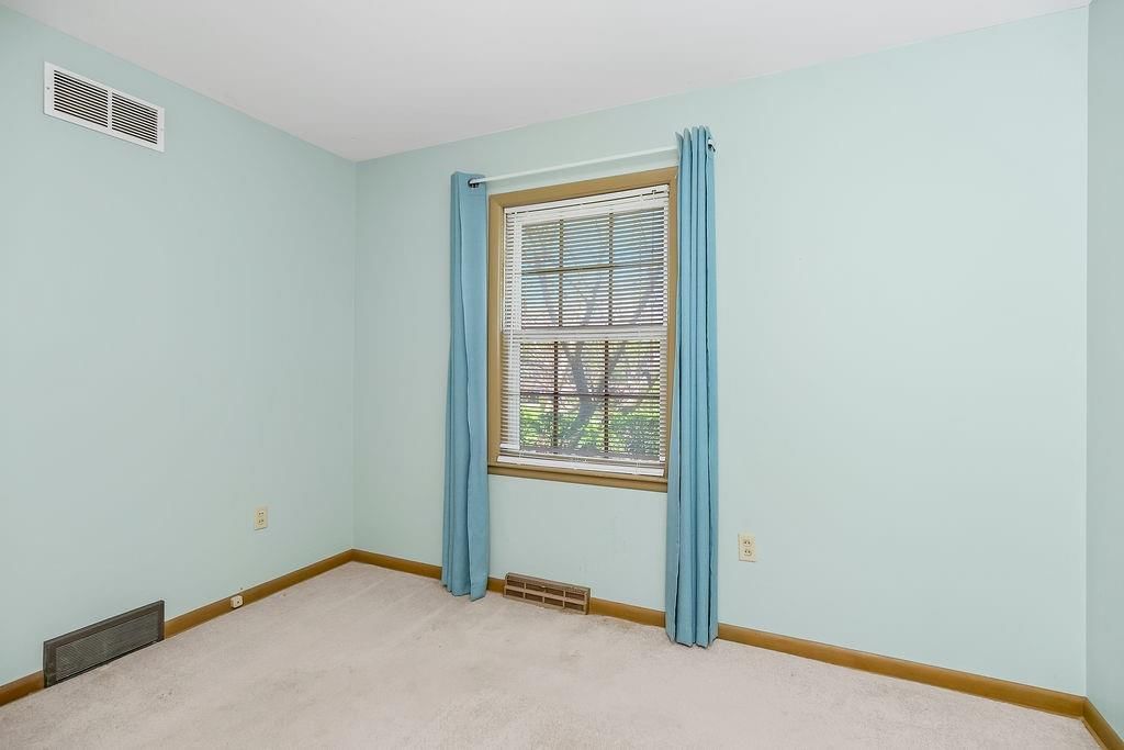 910 NW South Shore Drive — photo 17