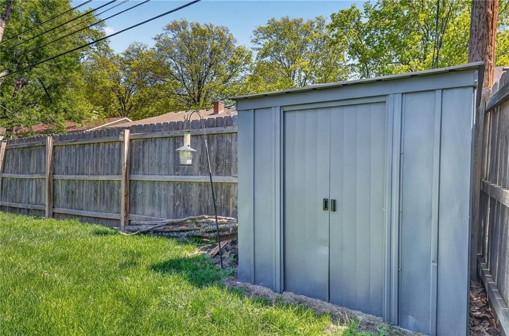 8117 Summit Street — photo 30