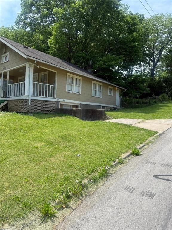 4900 Garfield Avenue — photo 2