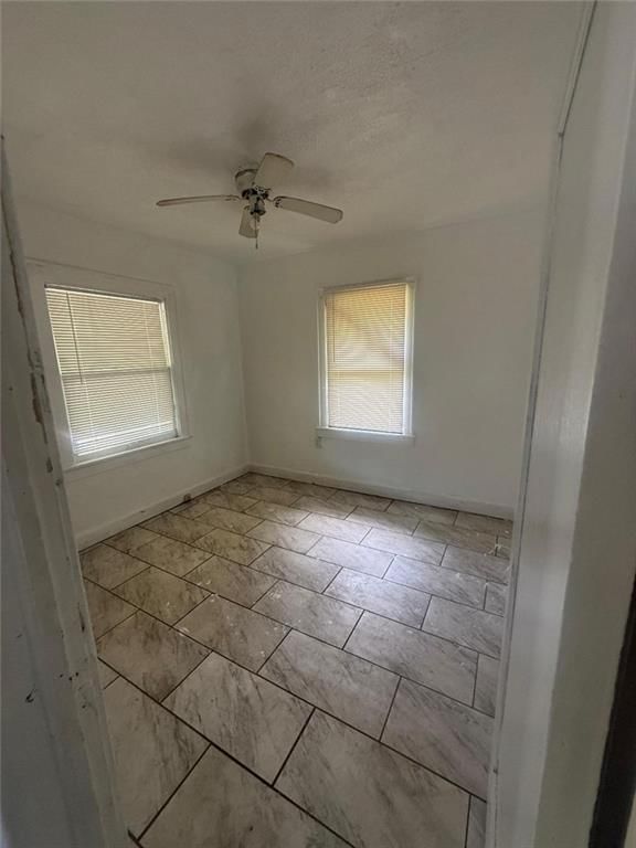 4900 Garfield Avenue — photo 5