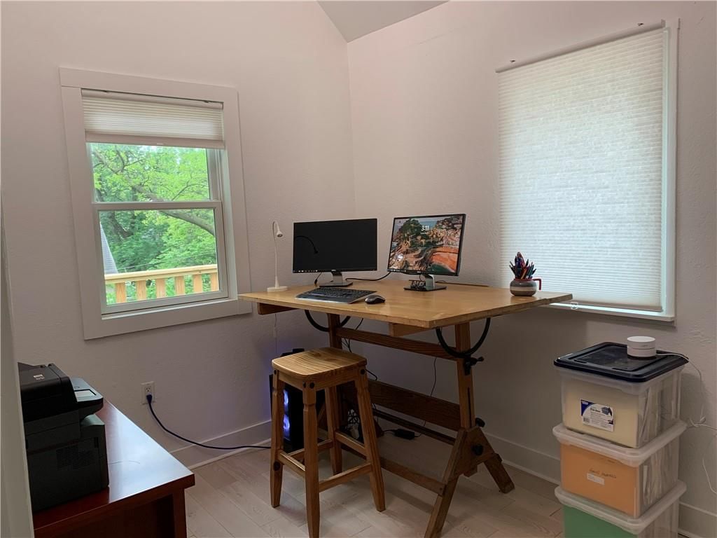 3400 Thompson Avenue — photo 32