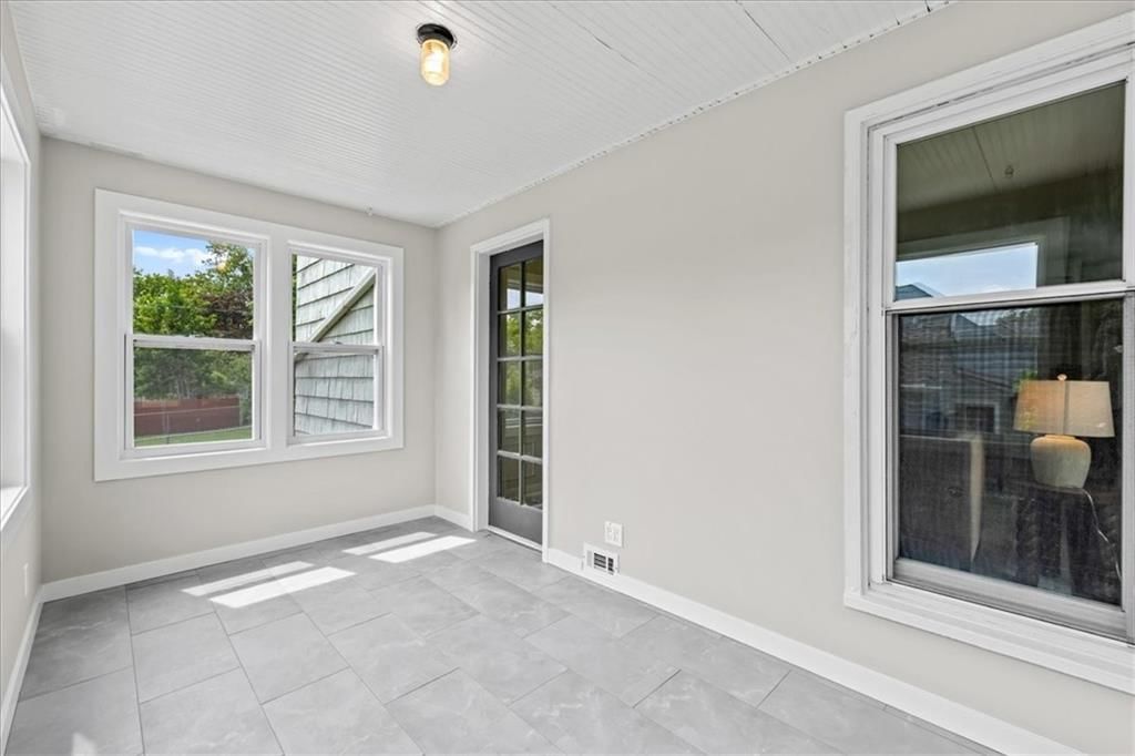 2813 W 51st Street — photo 12