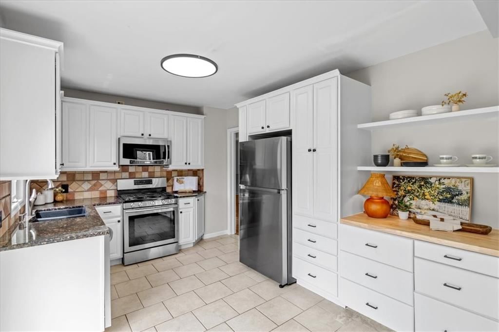 2813 W 51st Street — photo 16