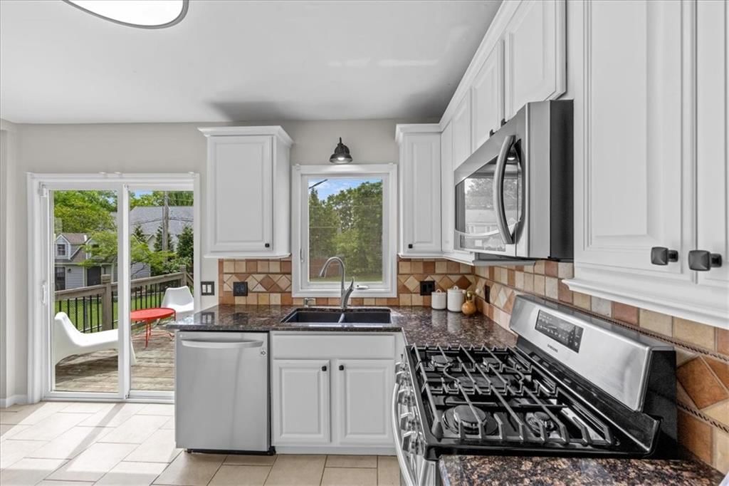 2813 W 51st Street — photo 17