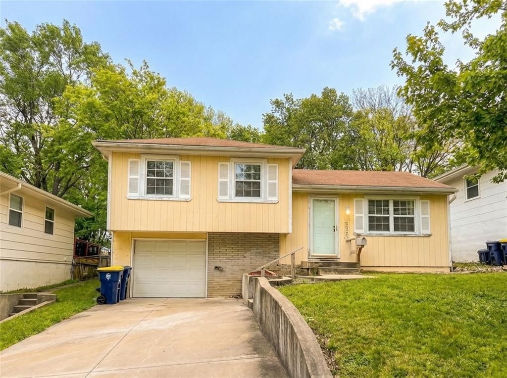 4831 N Manchester Avenue — photo 2