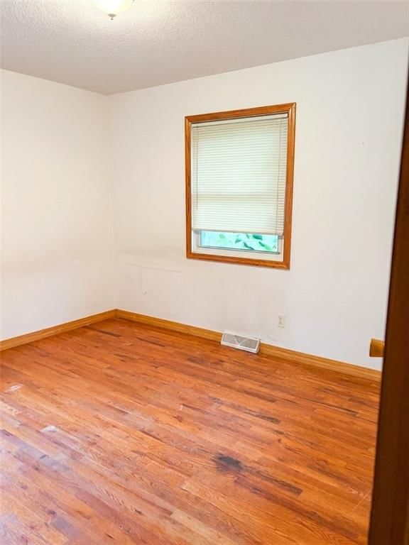 4831 N Manchester Avenue — photo 9