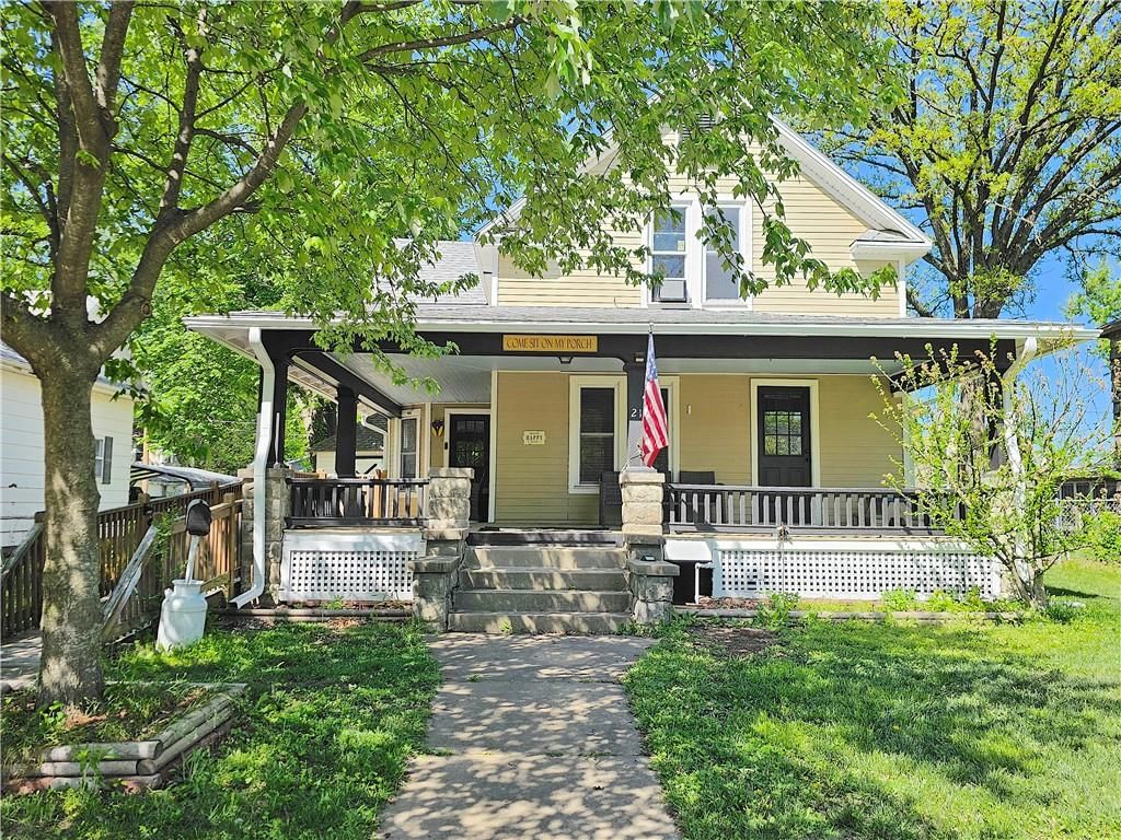 214 S Cottonwood Street — photo 1