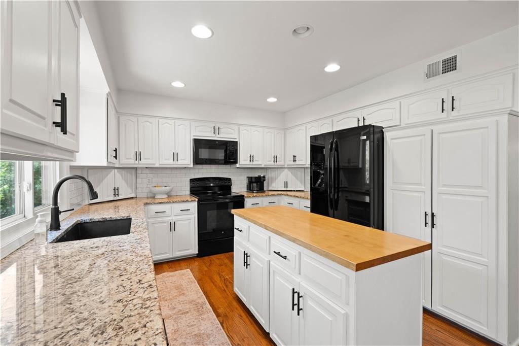 9413 Hall Drive — photo 12