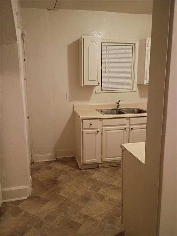 2627 College Avenue — photo 10