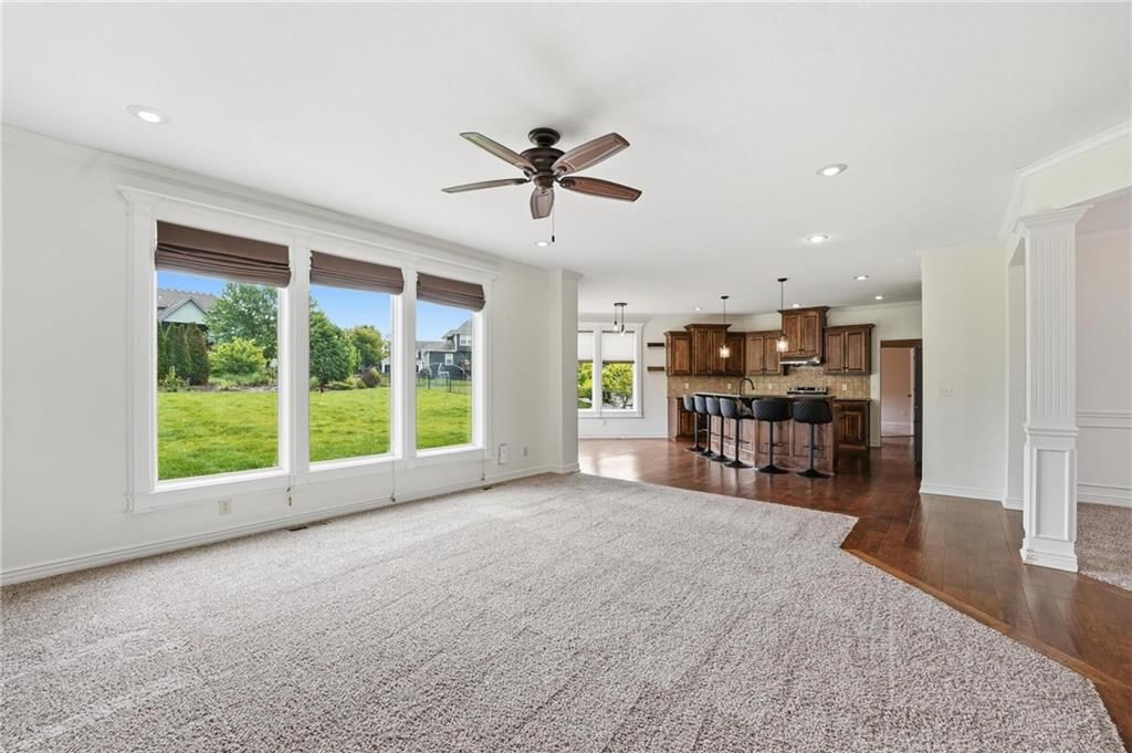 209 SE Waterwheel Lane — photo 8