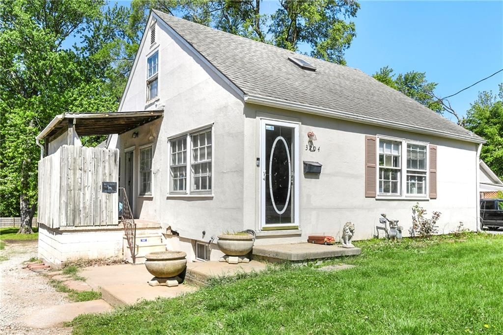 3204 S Sterling Avenue — photo 3