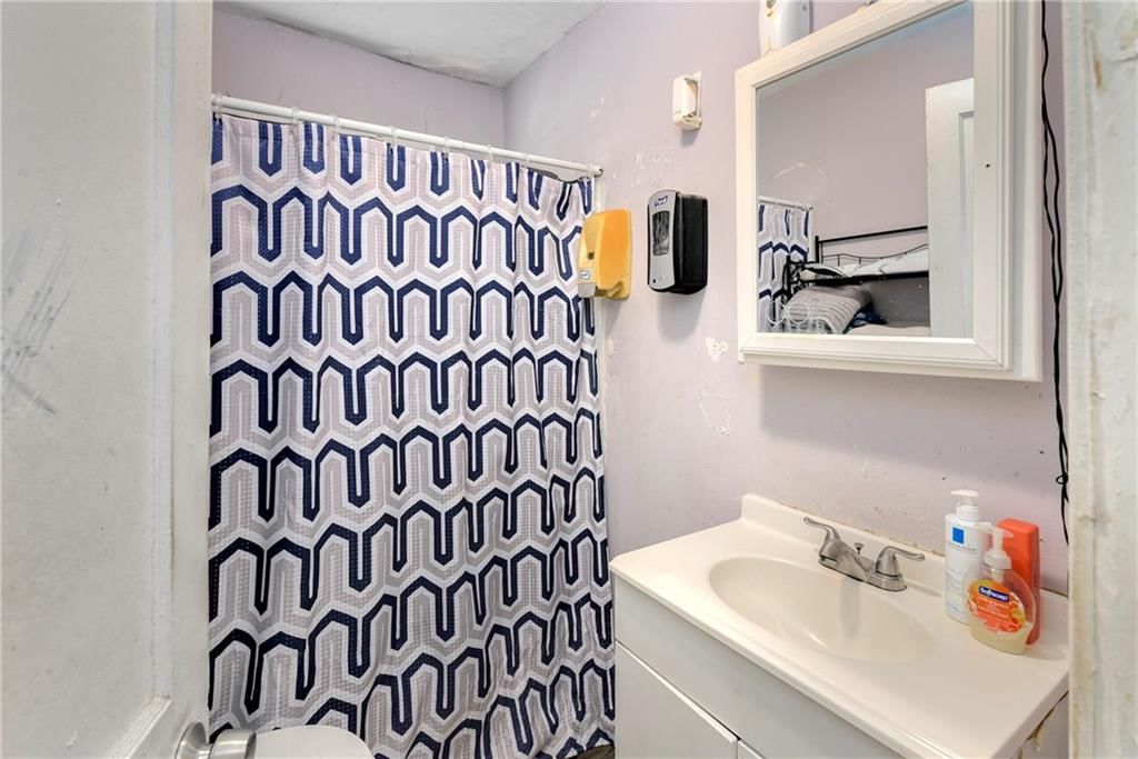 3204 S Sterling Avenue — photo 18