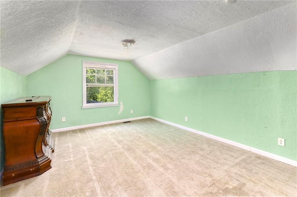 3204 S Sterling Avenue — photo 20