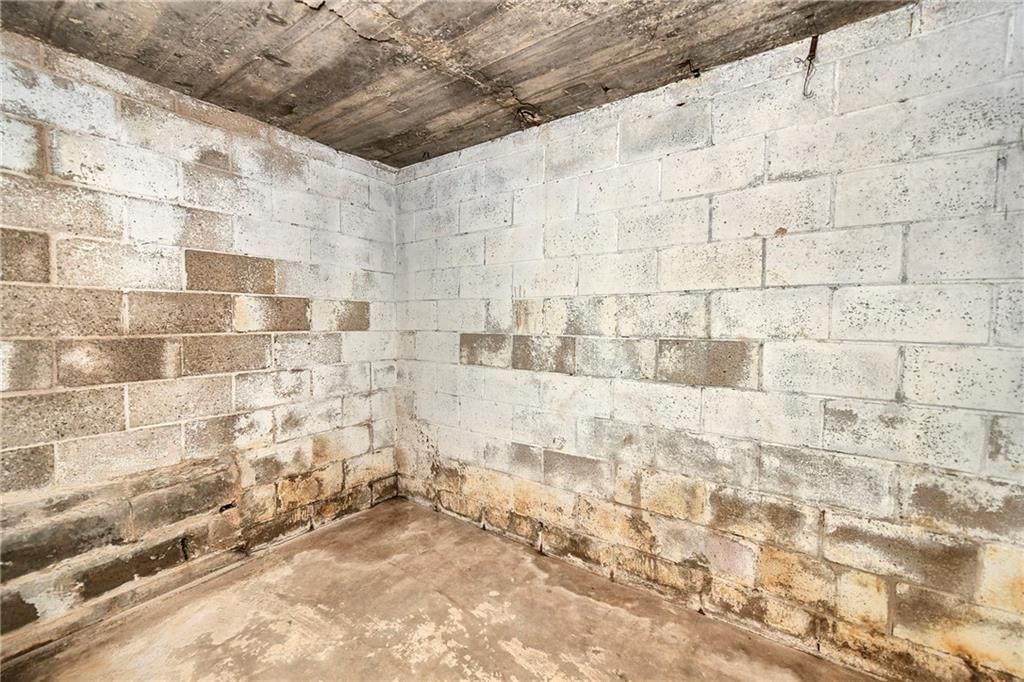 3204 S Sterling Avenue — photo 29