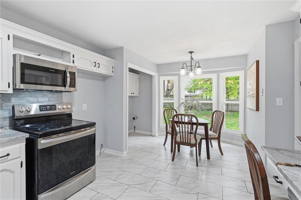 1021 S Clairborne Road — photo 9