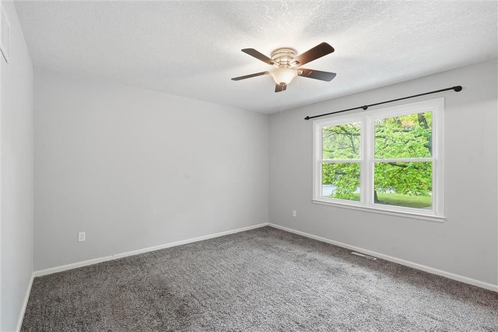 1021 S Clairborne Road — photo 16
