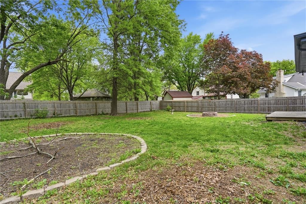1021 S Clairborne Road — photo 26