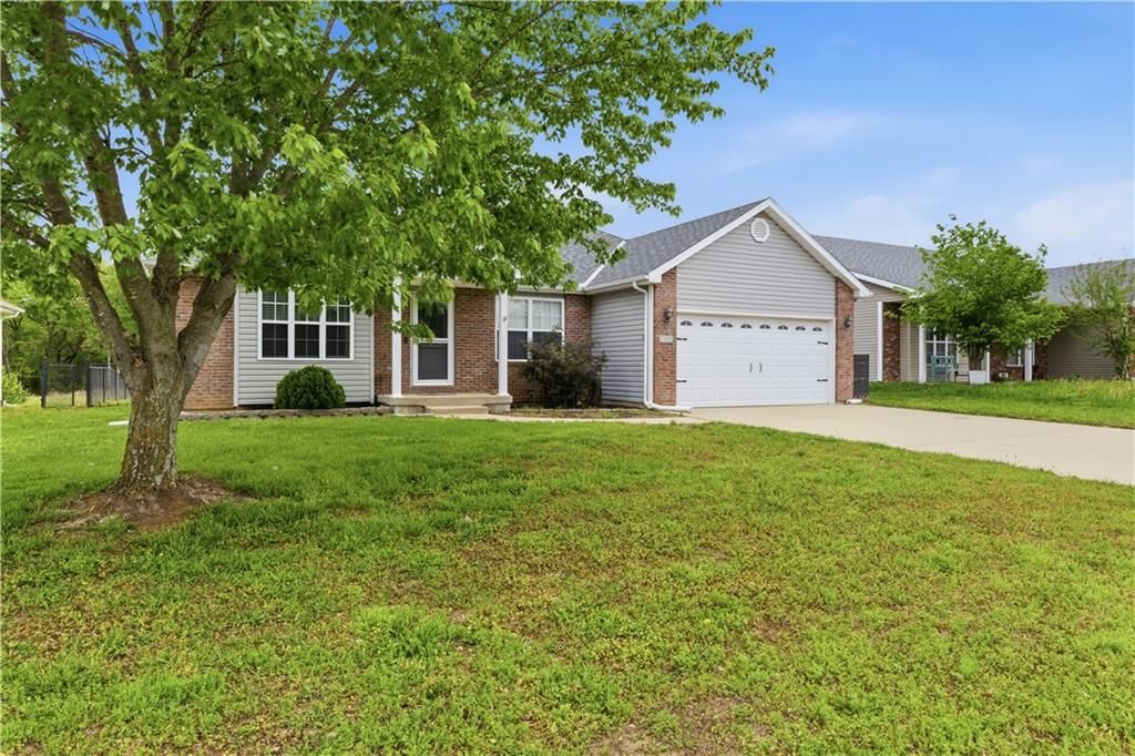 715 Iron Horse Drive — photo 3