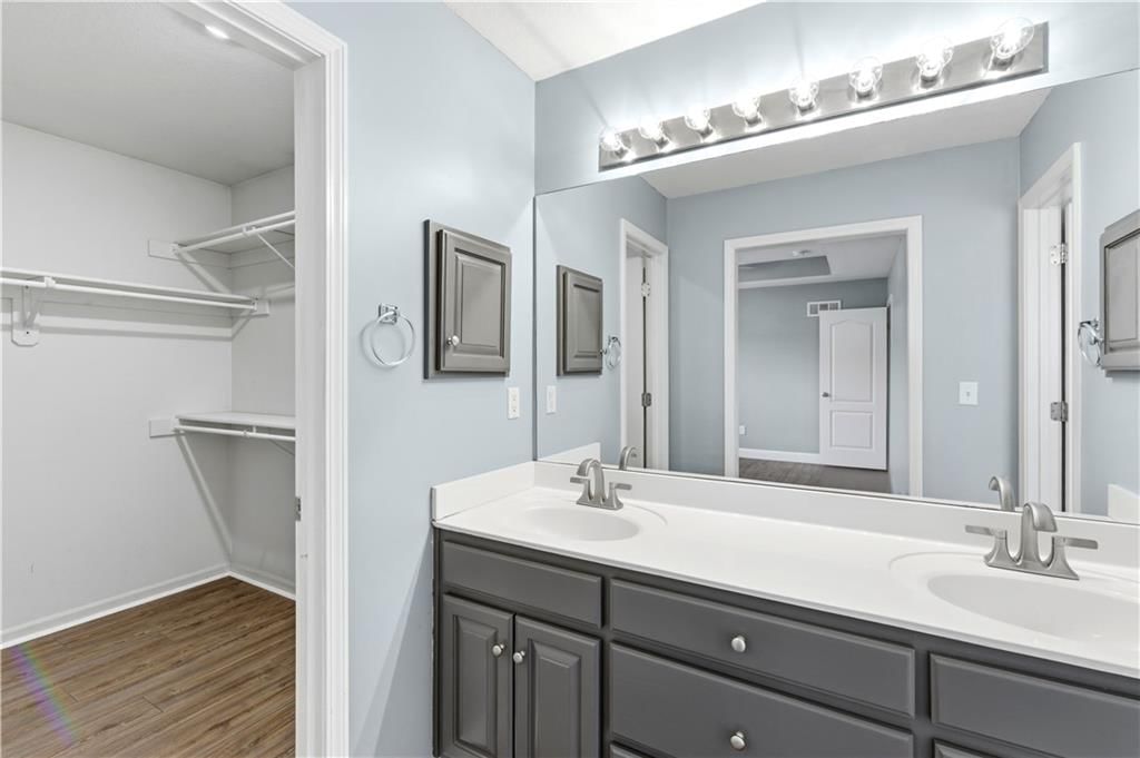 715 Iron Horse Drive — photo 17