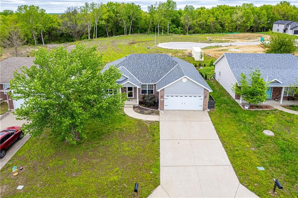 715 Iron Horse Drive — photo 33