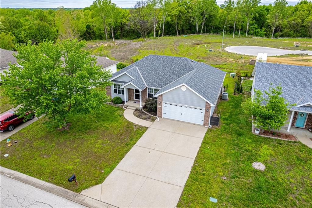 715 Iron Horse Drive — photo 34