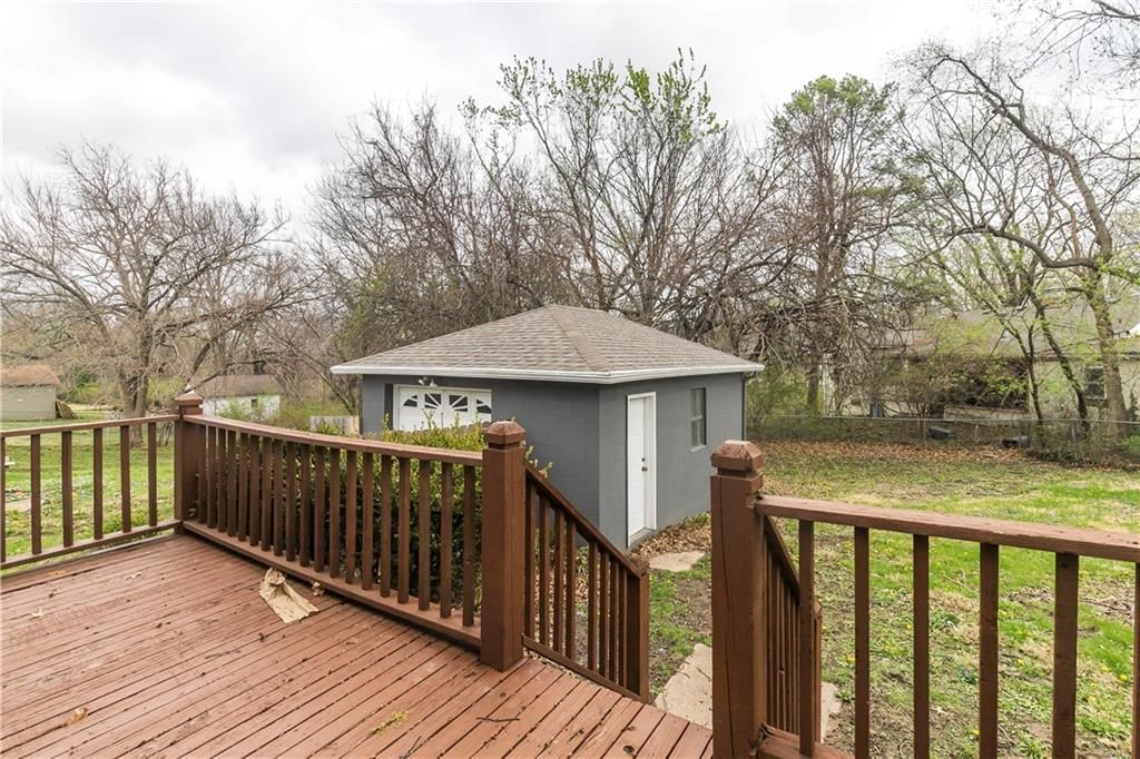 1408 W College Street — photo 26