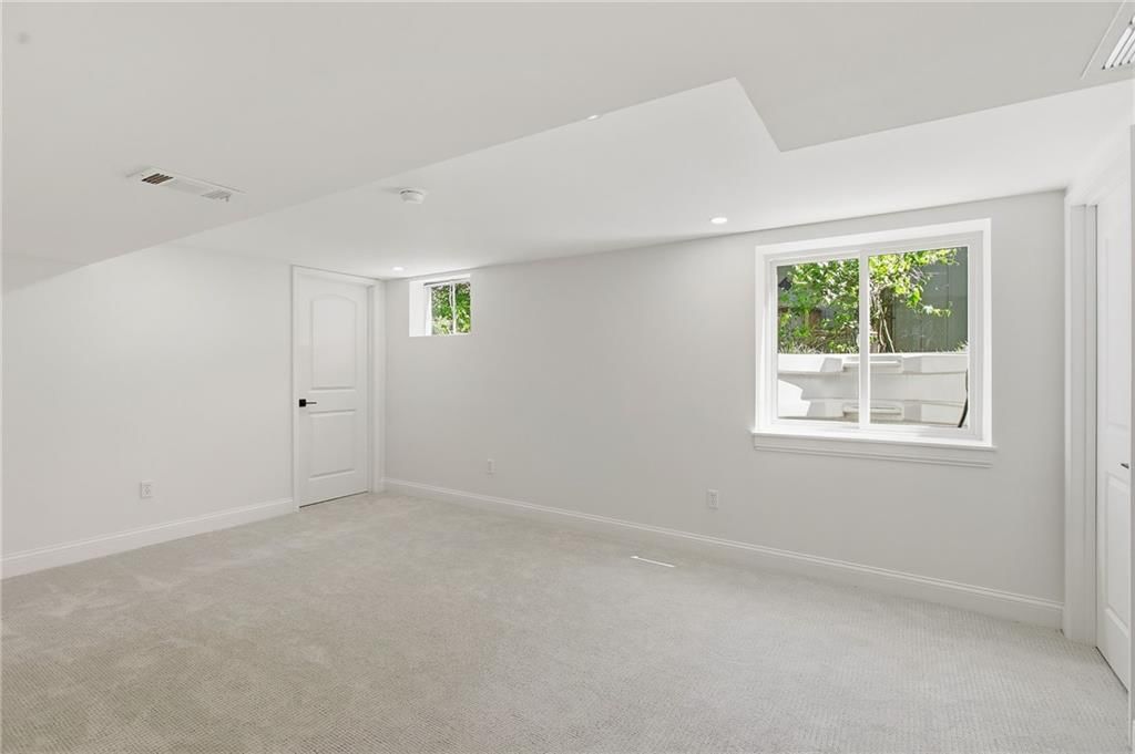 7927 Chadwick Street — photo 47