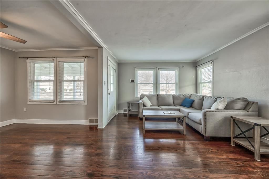 6619 W 77TH Terrace — photo 3
